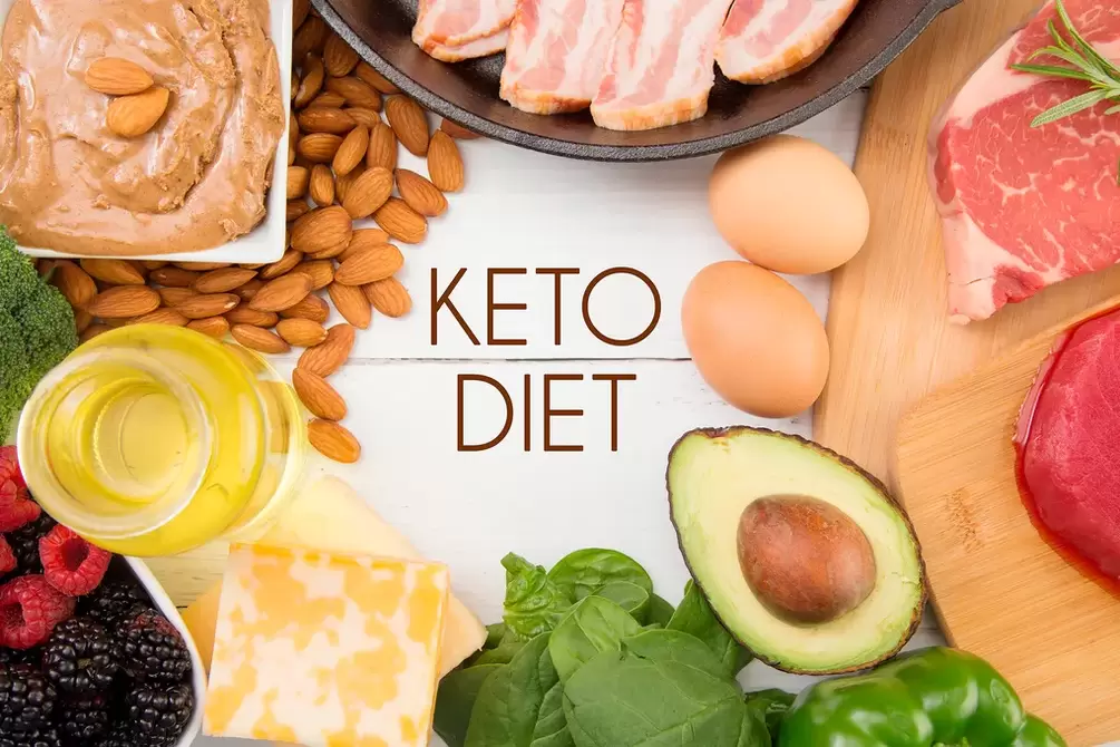 Dieta cetogénica aumentar los alimentos grasos en la dieta y minimizar los platos con carbohidratos